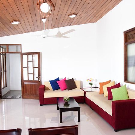 Saru Holiday Apartment - Upto 6 Guests Κάντι Εξωτερικό φωτογραφία