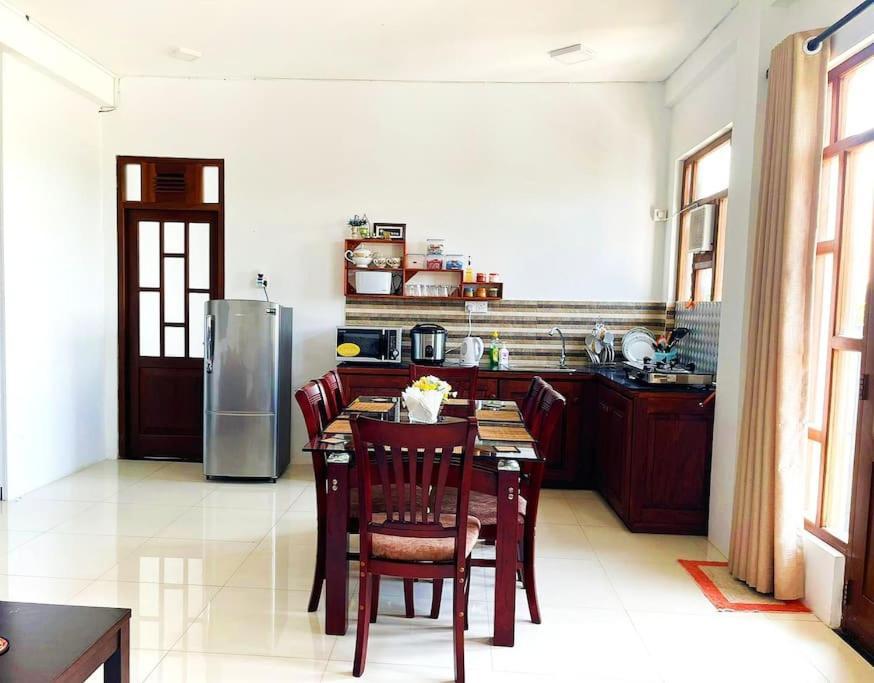 Saru Holiday Apartment - Upto 6 Guests Κάντι Εξωτερικό φωτογραφία