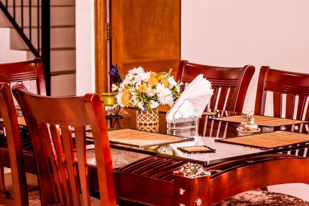 Saru Holiday Apartment - Upto 6 Guests Κάντι Εξωτερικό φωτογραφία