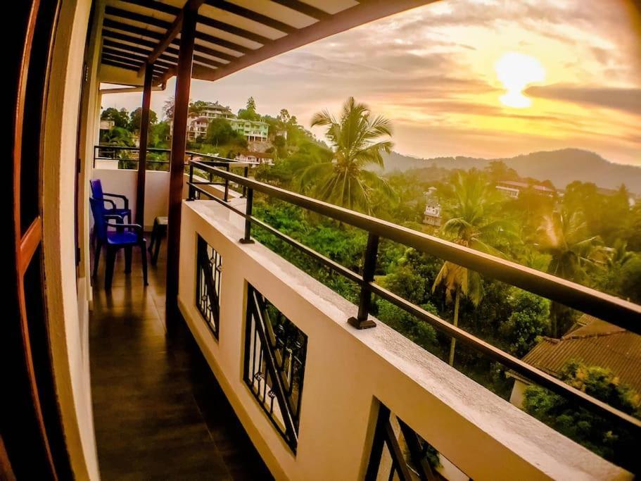 Saru Holiday Apartment - Upto 6 Guests Κάντι Εξωτερικό φωτογραφία